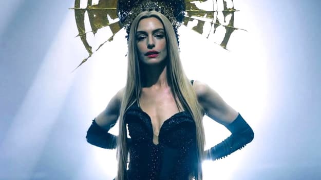 Mother Mary First Reactions Land; New Look At Anne Hathaway Causes A Stir Online