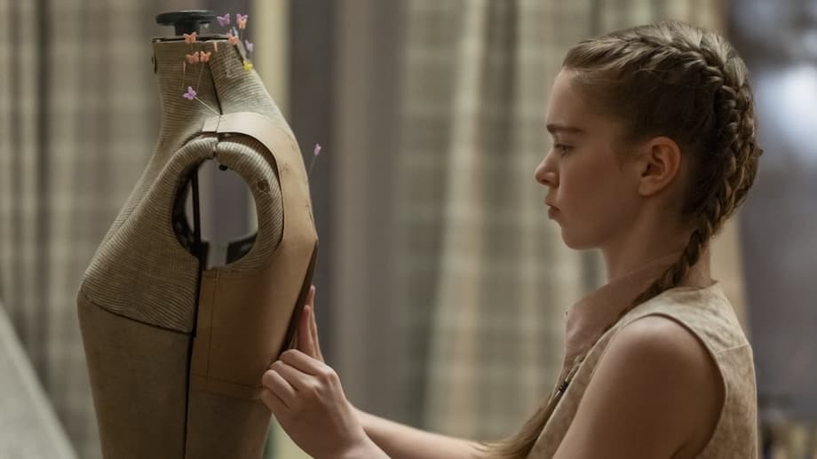 Carrie First Look Reveals Mike Flanagan's Modern Reimagining Of Stephen King's Debut Novel