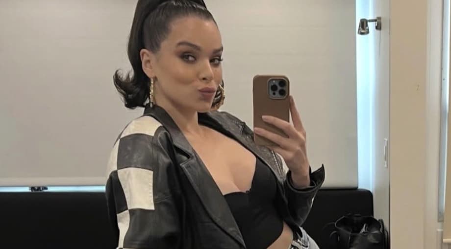 SINNERS Star Hailee Steinfeld Dresses As Her Character, Vampire Mary, For Halloween