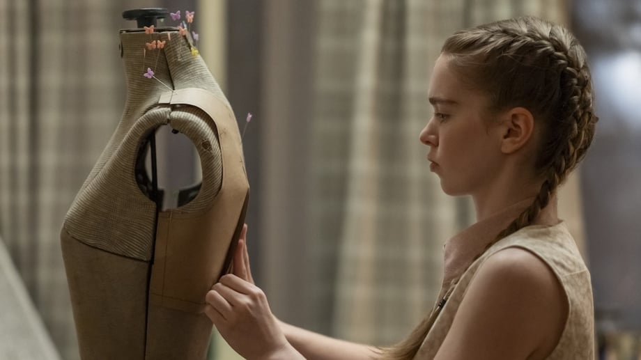 Carrie First Look Reveals Mike Flanagan's Modern Reimagining Of Stephen King's Debut Novel