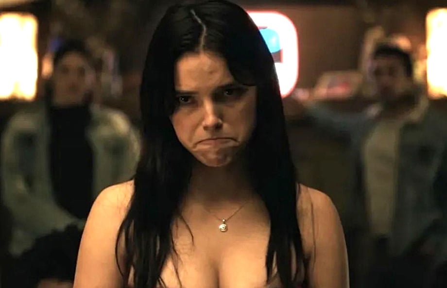 Obsession: First Look At Nikki As A Roaming Character In Universal's Halloween Horror Nights - Video