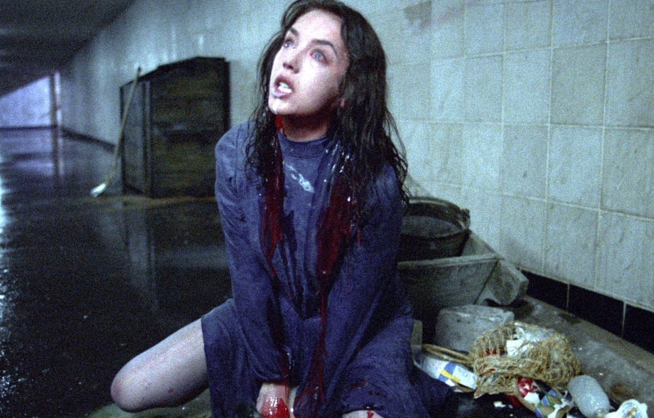 Possession Set Photos Reveal First Look At Margaret Qualley Having A Very Bad Day